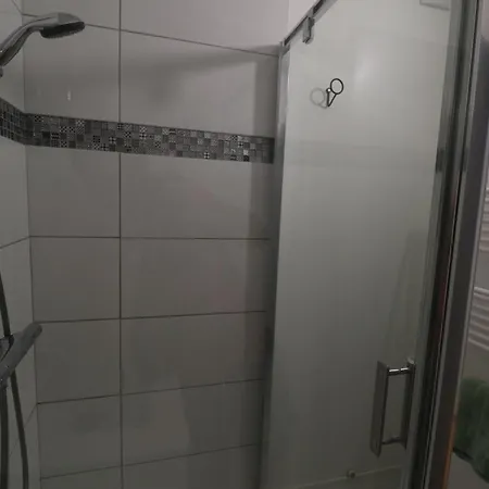 Et Salles D'eau Privees Dans Maison A Partager Centre